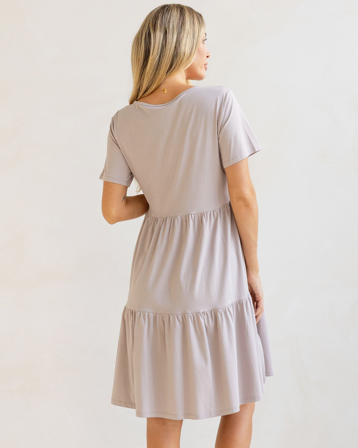 'Lilou' Tiered Maternity Dress - Mushroom