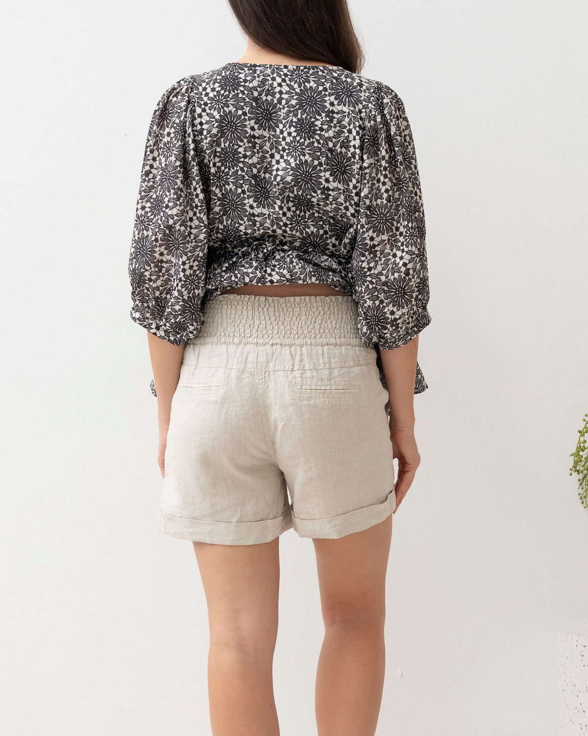 'Zola' Maternity Linen Shorts - Sand