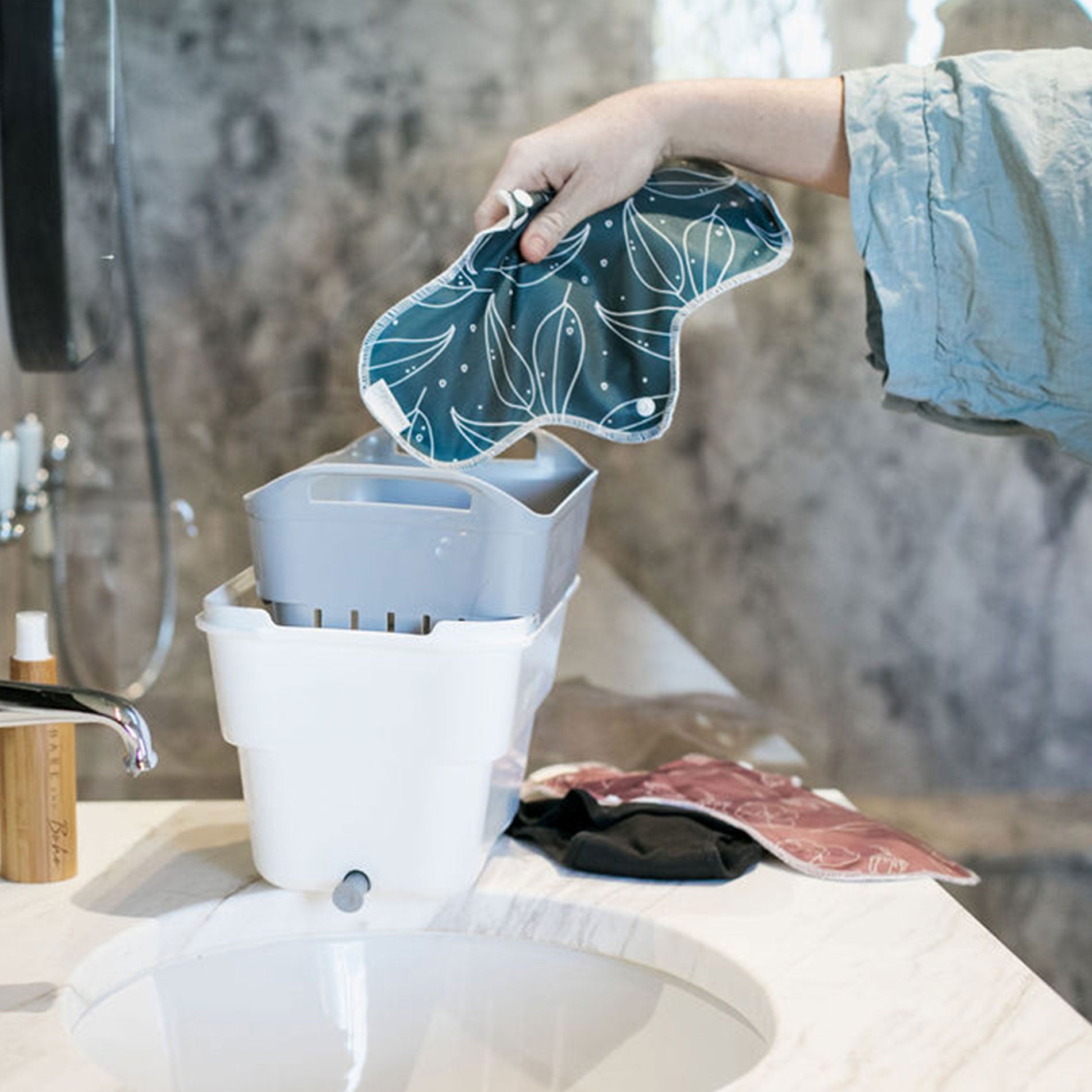 Strucket 4.5L Mini Strainer Bucket with Lid